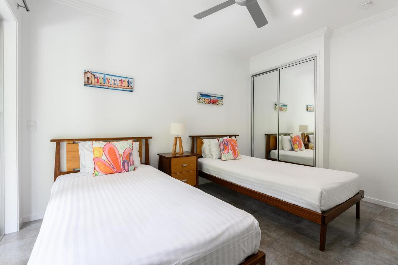 Island Views Beachfront Apartments Palm Cove Dış mekan fotoğraf