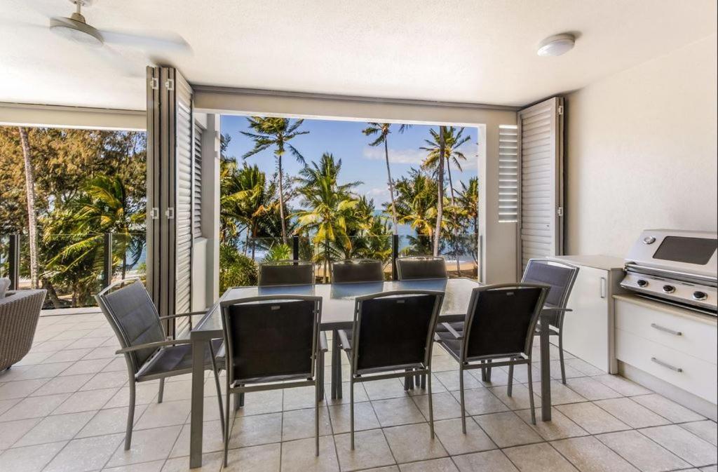 Island Views Beachfront Apartments Palm Cove Dış mekan fotoğraf