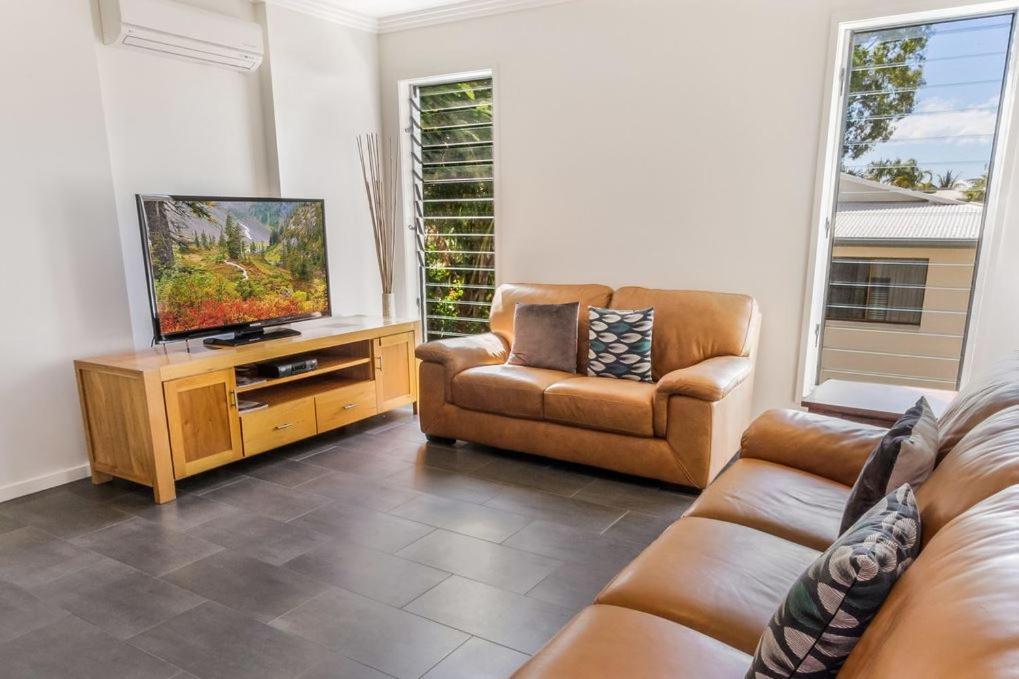 Island Views Beachfront Apartments Palm Cove Dış mekan fotoğraf