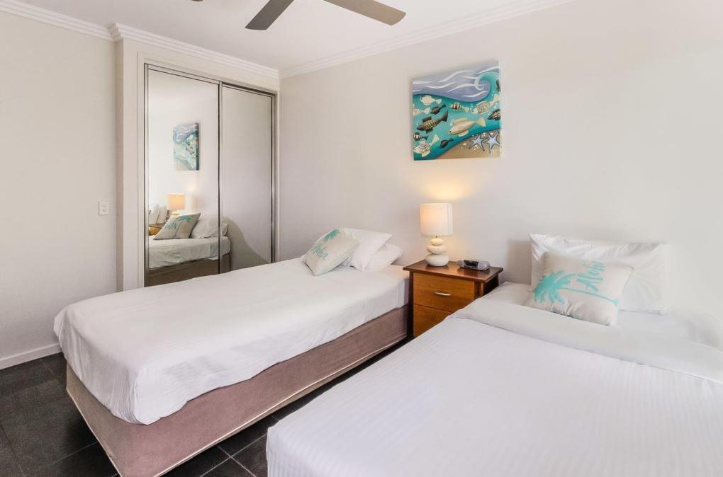 Island Views Beachfront Apartments Palm Cove Dış mekan fotoğraf