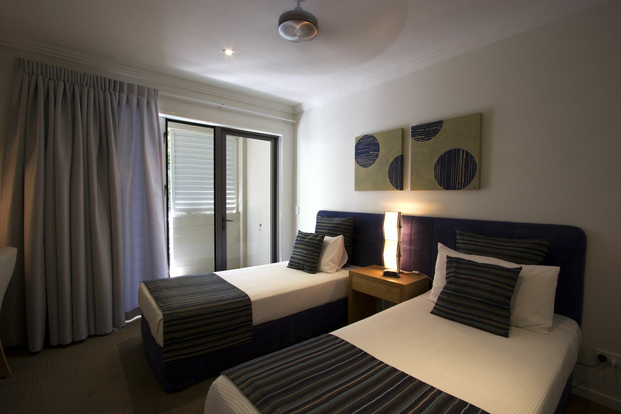 Island Views Beachfront Apartments Palm Cove Dış mekan fotoğraf