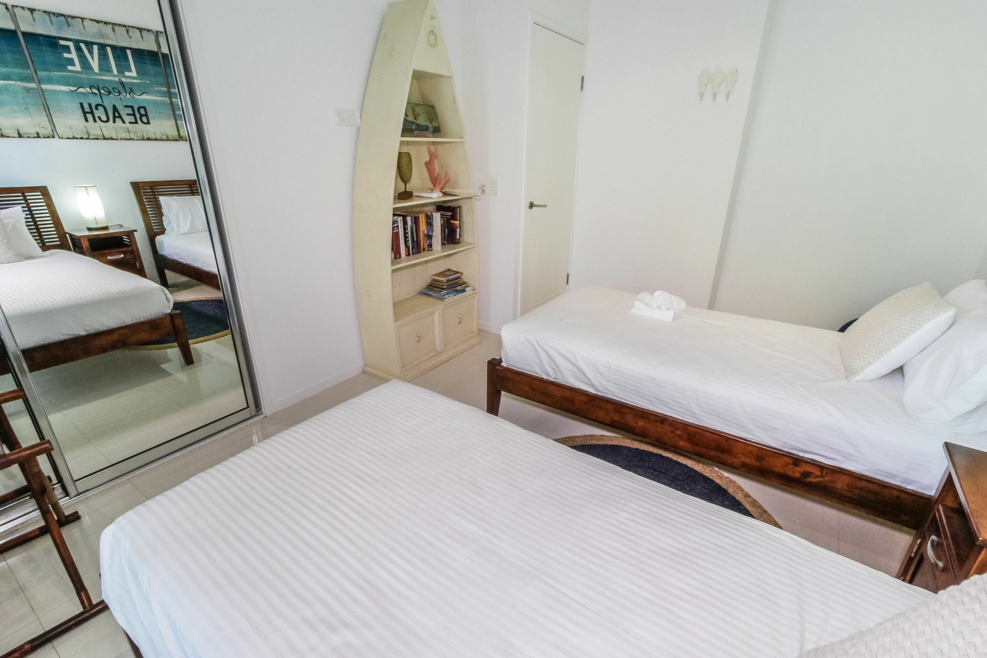 Island Views Beachfront Apartments Palm Cove Dış mekan fotoğraf
